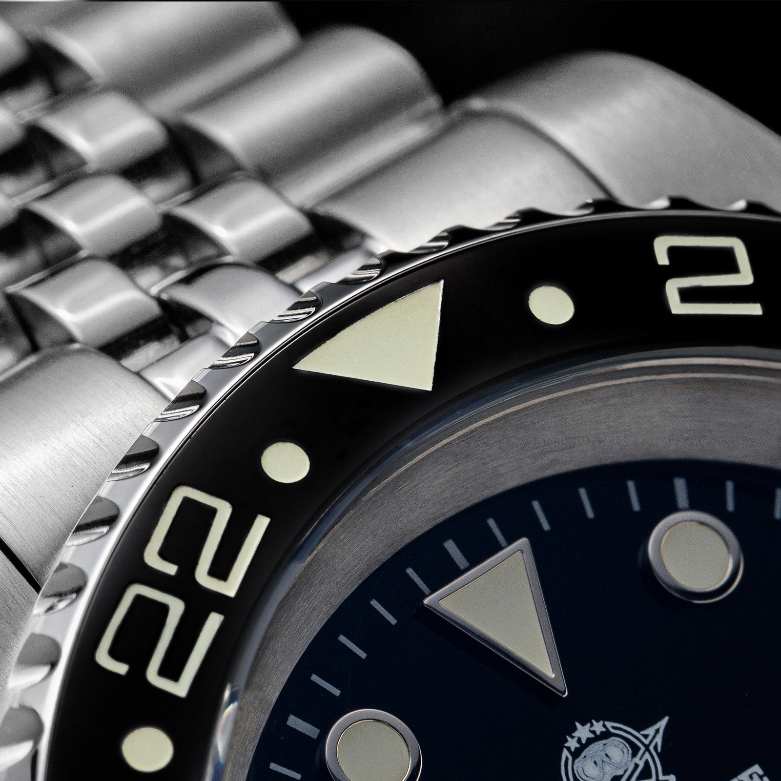 ADDIESDIVE AD2050 Luxury GMT W - Ceramic Link Bracelet review and price